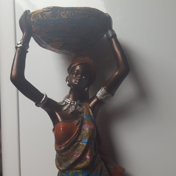 Resin Woman Statue - Picture 2 of 2